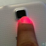 Samsung Galaxy S5 doigt sur le cardio fréquencemètre