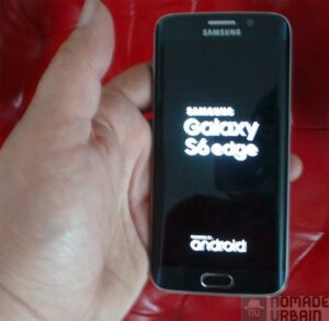 Samsung Galaxy S6 Edge dans la main