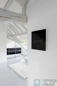 QLOCKTWO_classique_lifestyle_FR