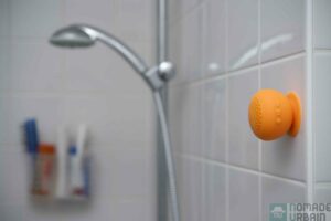 FREECOM-ToughSpeakerinShower