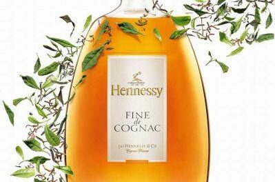 Cognac et tasse de thé