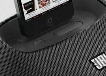 Breaking News : Un OVNI a kidnappé un iPhone 5 ! Test exclusif JBL OnBeat Micro