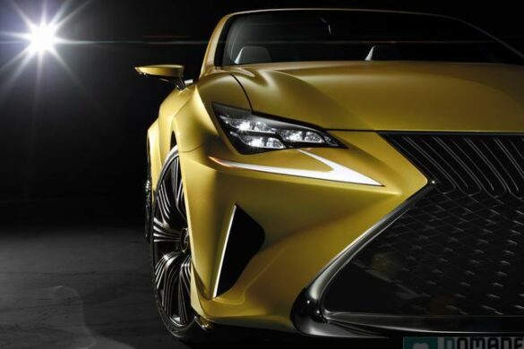 Lexus LF-C2, la polymorphe lumineuse !