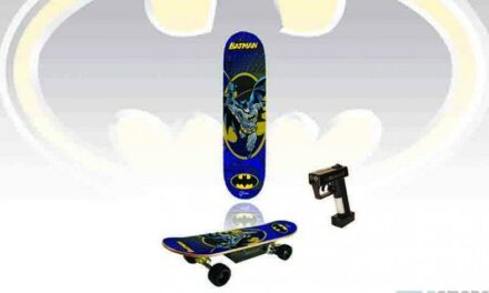 1 Jouet par Jour, Épisode 4/10 : L’attaque des Bat-skateboards