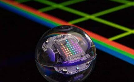 Sphero Bolt, l’idée jouet du jour, la boule connectée à programmer