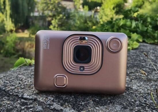 Test Instax mini LiPlay, l&rsquo;APN instantané qui veut en faire un peu trop ?
