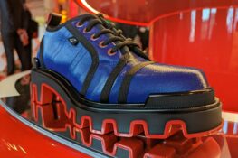 Louboutin Homme Printemps/Été 2023 : le luxe audacieux qui colle aux basques