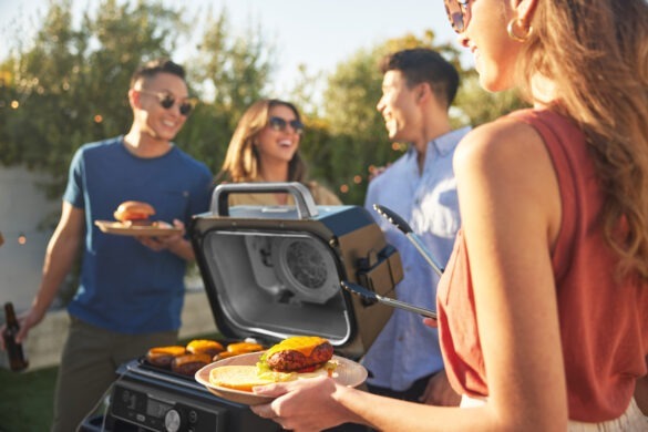 Woodfire Pro Connect: Le barbecue électrique connecté au bon goût de fumé