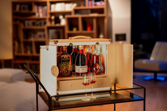 La Malle des Trésors Massenez : Écrin de luxe pour liqueurs d’exception