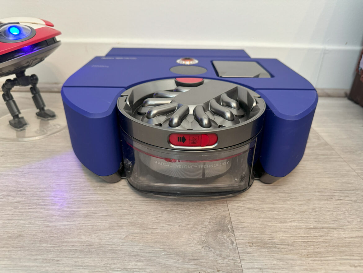 Test du Dyson 360 Vis Nav : le dandy aussi puissant que frustrant