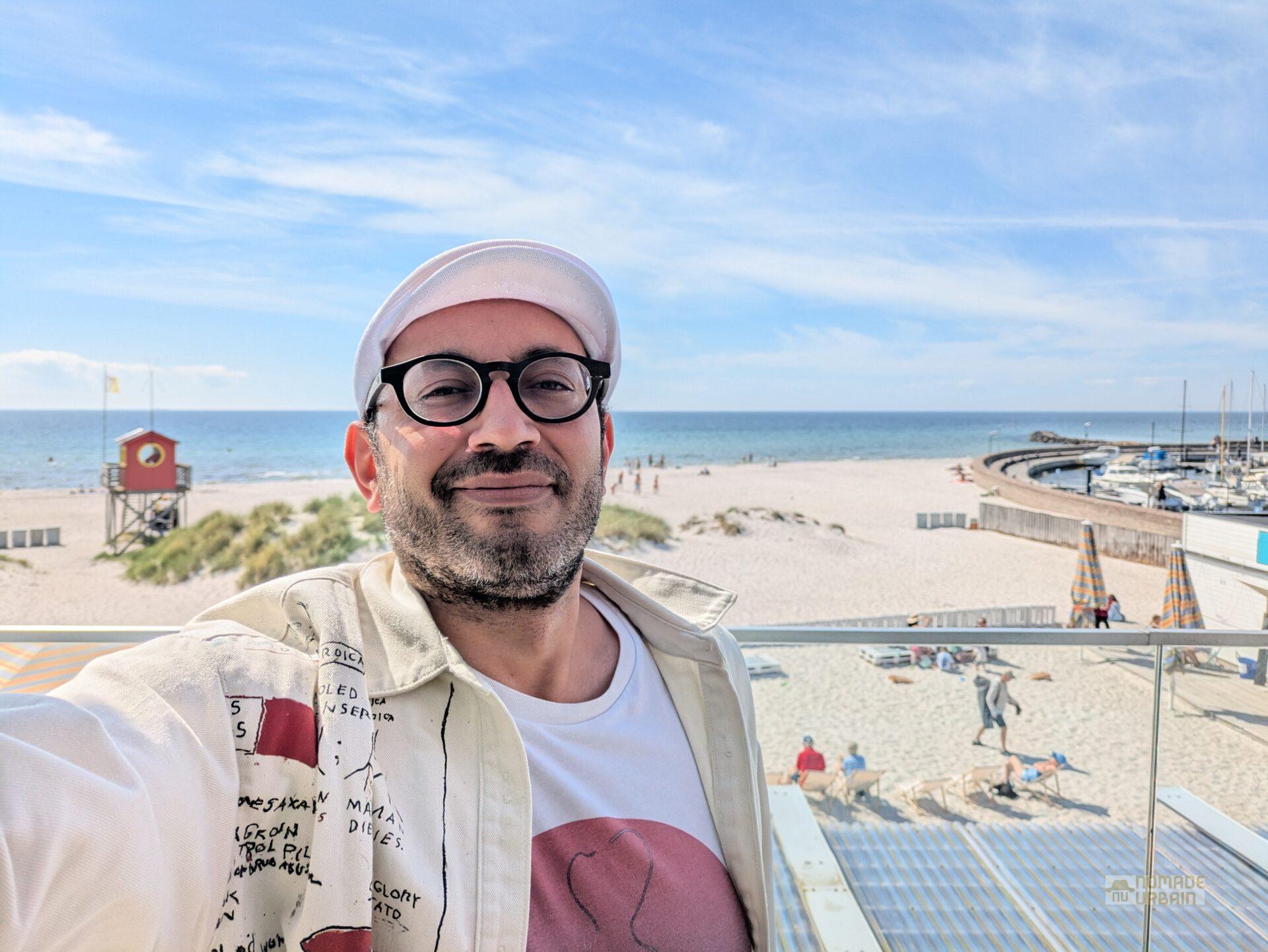 Test Google Pixel 8a la tête dans les étoiles, il s'empêtre les pieds dans la batterie
