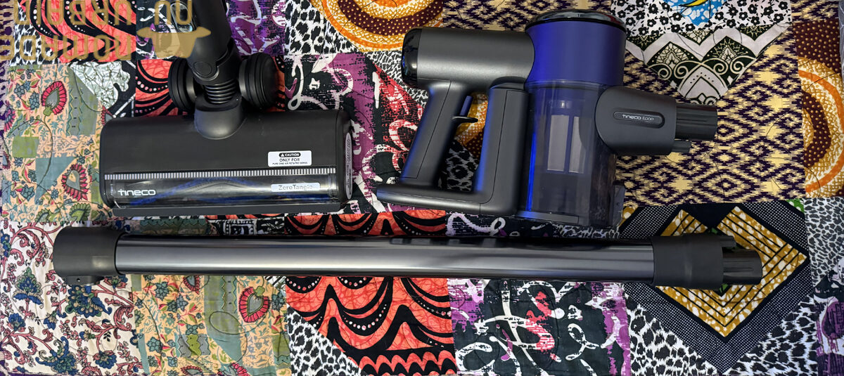 Les accessoires livrés avec le Tineco One Pure Station : juste ce qu'il faut sans gonfler le prix