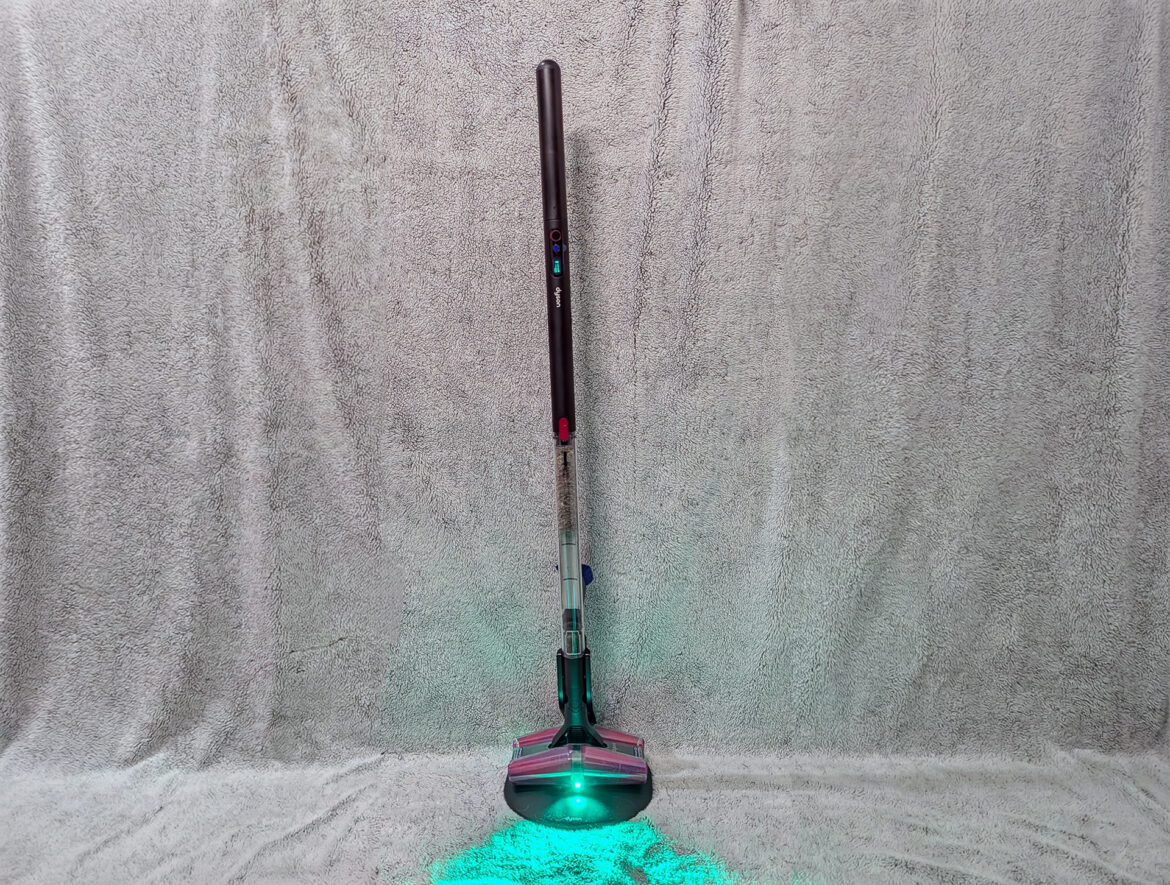 Test Dyson PencilVac : ultra fin, léger, bluffant sur sol dur, moins sur les tapis