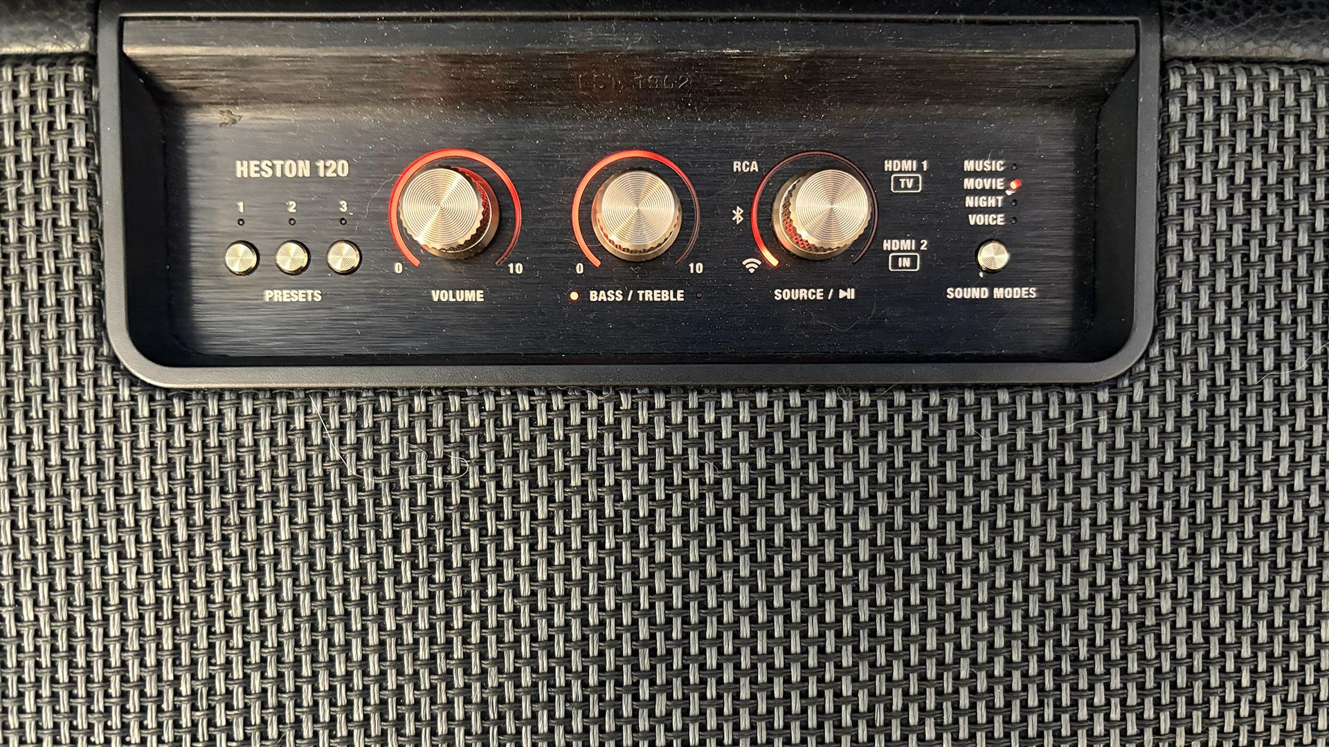 Design de la Marshall Heston 120 : Une grille de tresse de toute beauté