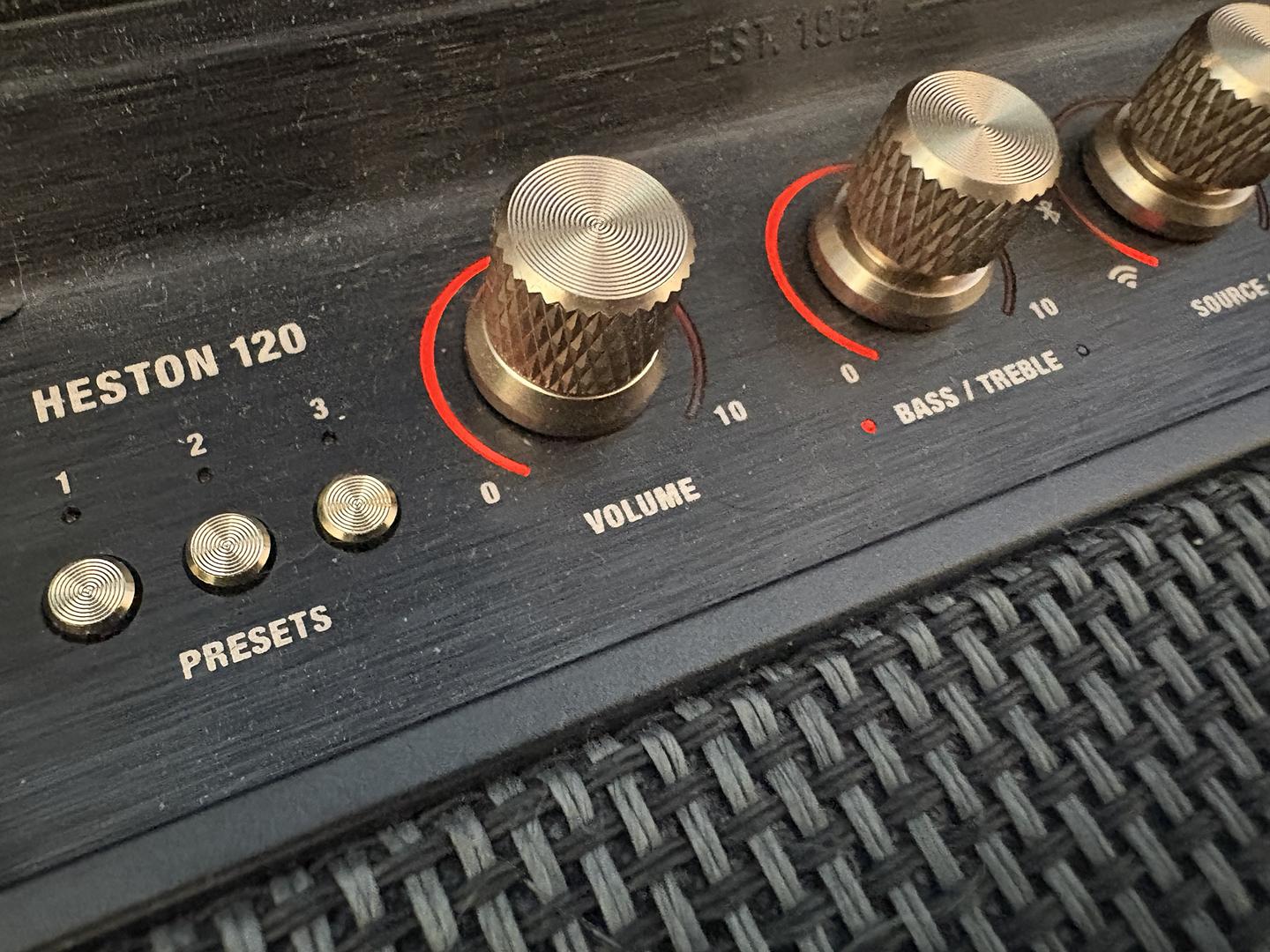 Ergonomie de la Marshall Heston 120 : Elle donne envie de jouer avec ses potentiomètres