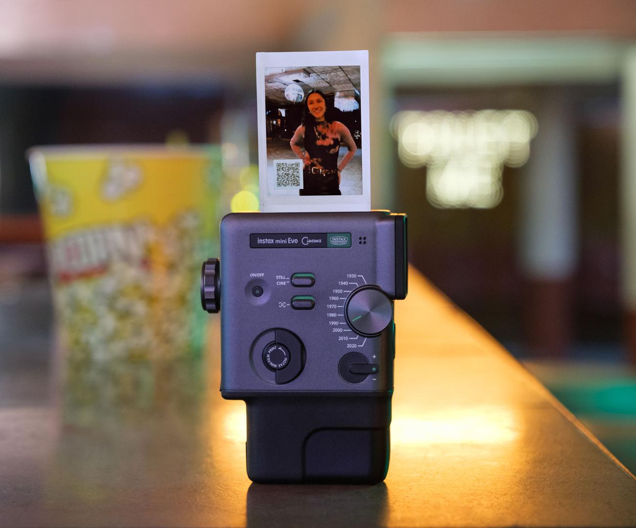 instax mini Evo Cinema : l’instantané qui se rêve en caméra de cinéma
