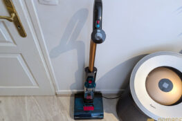 Test Dyson Clean+Wash Hygiene : plus léger, performant, et des détails qui fuient