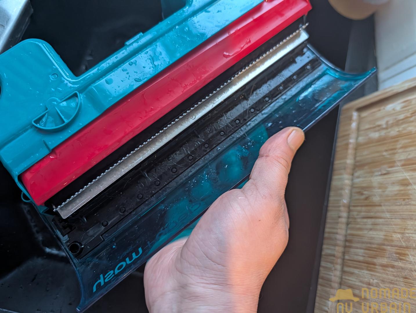 Entretien du Dyson Clean+Wash Hygiene : Bien pensé, assez simple, mais pourquoi autant de fuites et de bruit ?