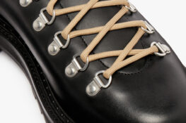 G.H. Bass prend ses codes de randonnée et les lâche en ville : le Mason Hiker basse silhouette est là