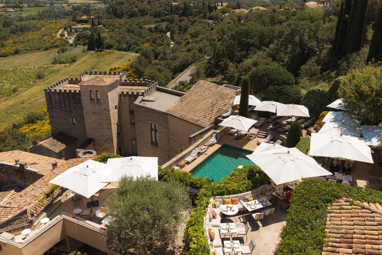 Crillon-le-Brave agrandit son hôtel-village sans renoncer aux ruelles