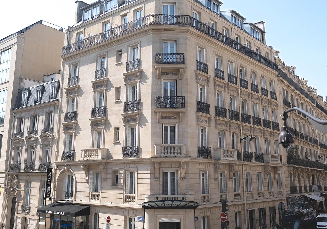 Dans le Triangle d’Or, l’Hôtel Claridge dévoile son nouveau visage