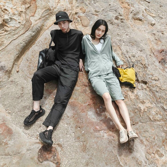 De la sandale-corde à la sneaker, UNEEK resserre sa ligne