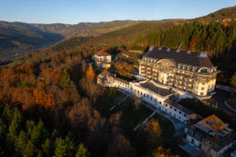 Au-dessus de Munster, ce domaine historique cache aussi des cabanes dans les arbres