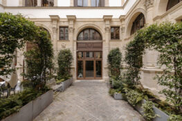 L’Hôtel Pourtales : appartements XXL confidentiels pour familles qui le sont aussi, au cœur du Paris chic
