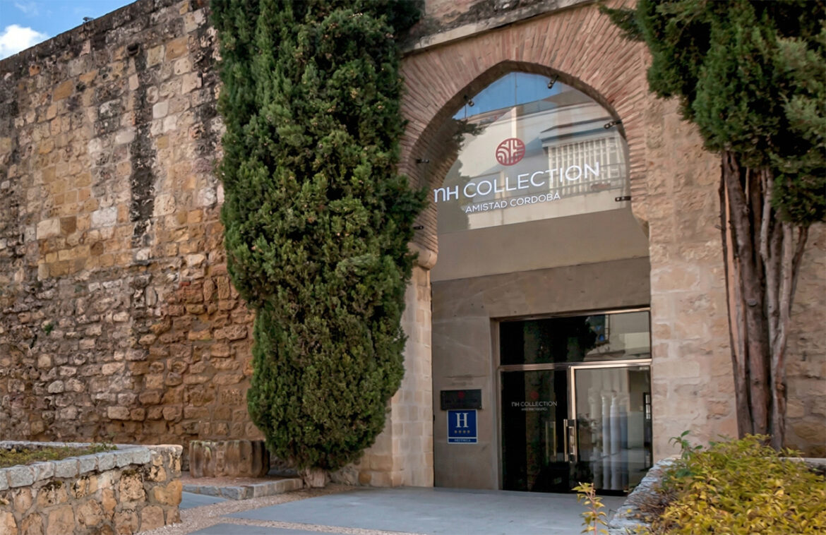 Il a été domus romaine, palais de la Renaissance. Aujourd'hui c'est un hôtel 5 étoiles au cœur de Cordoue.