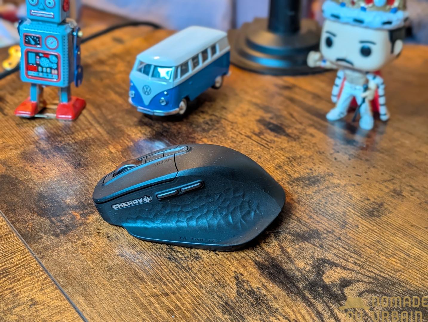 Design et fonctionnalité du Cherry Stream Desktop Ultimate : un joli ouvrage