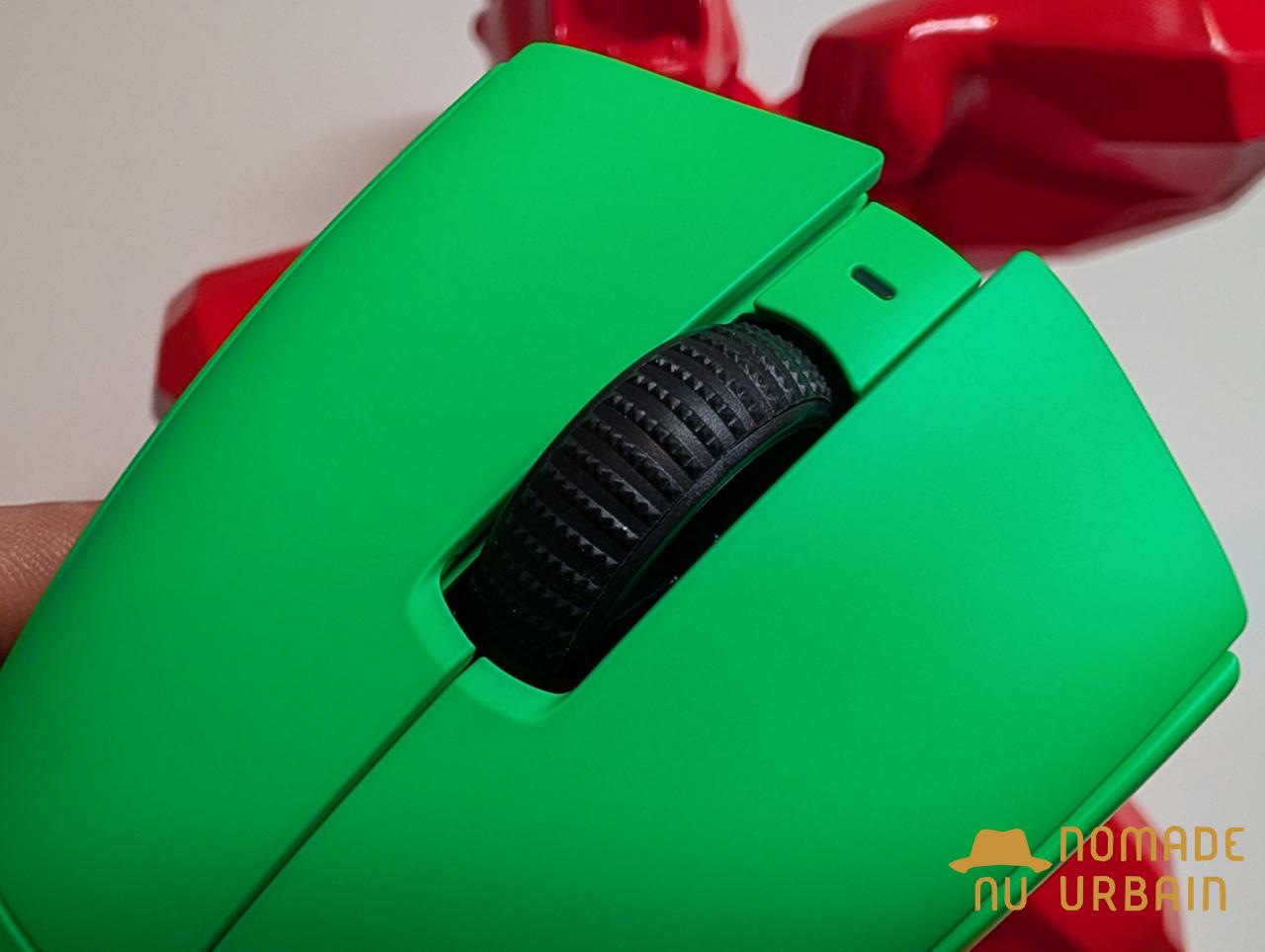 Sur le tapis de souris avec la Razer DeathAdder V4 Pro : la glisse ultime sans risque de dérapage