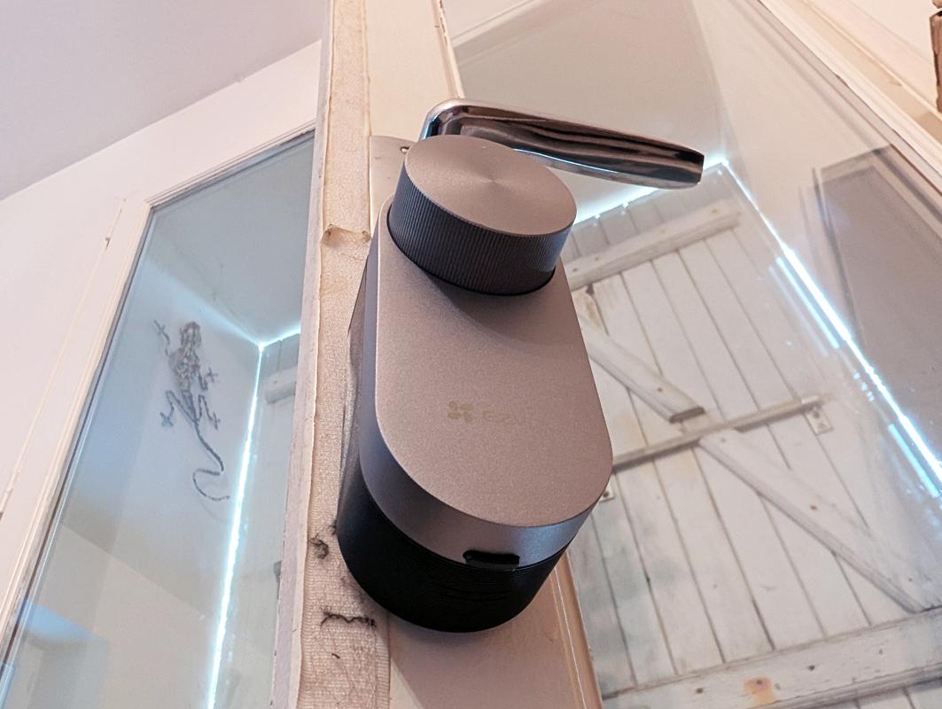 Le Ezviz DL01 Pro Ki à l'usage : une motorisation puissante mais sonore