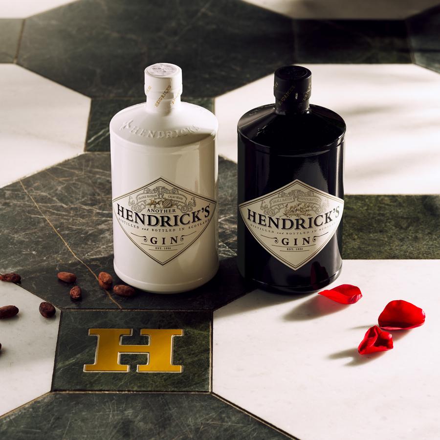 Hendrick’s troque son flacon noir contre un gin tout en blanc