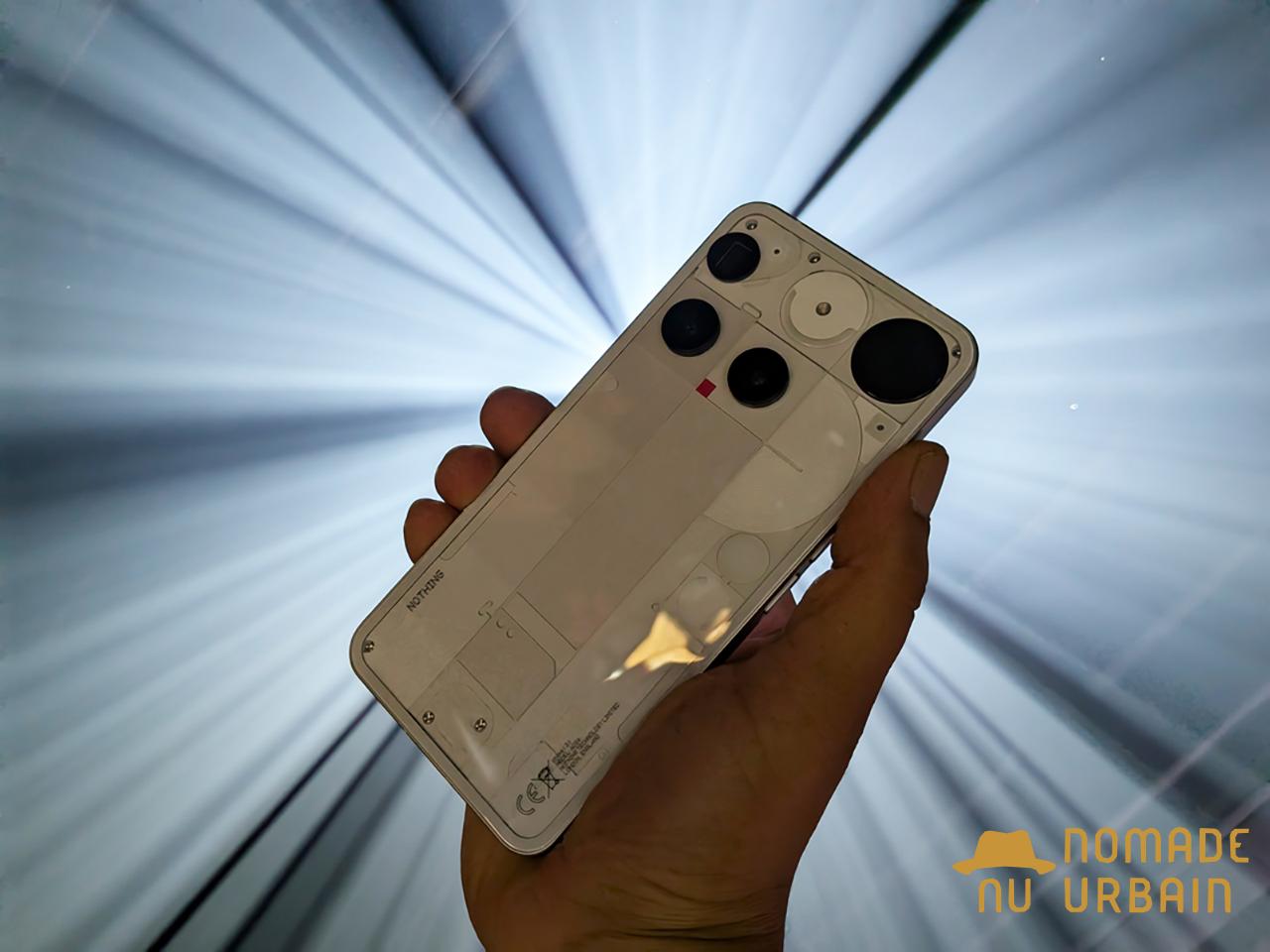 Avec le Phone 3, Nothing monte en gamme, mais refuse toujours de rentrer dans le rang
