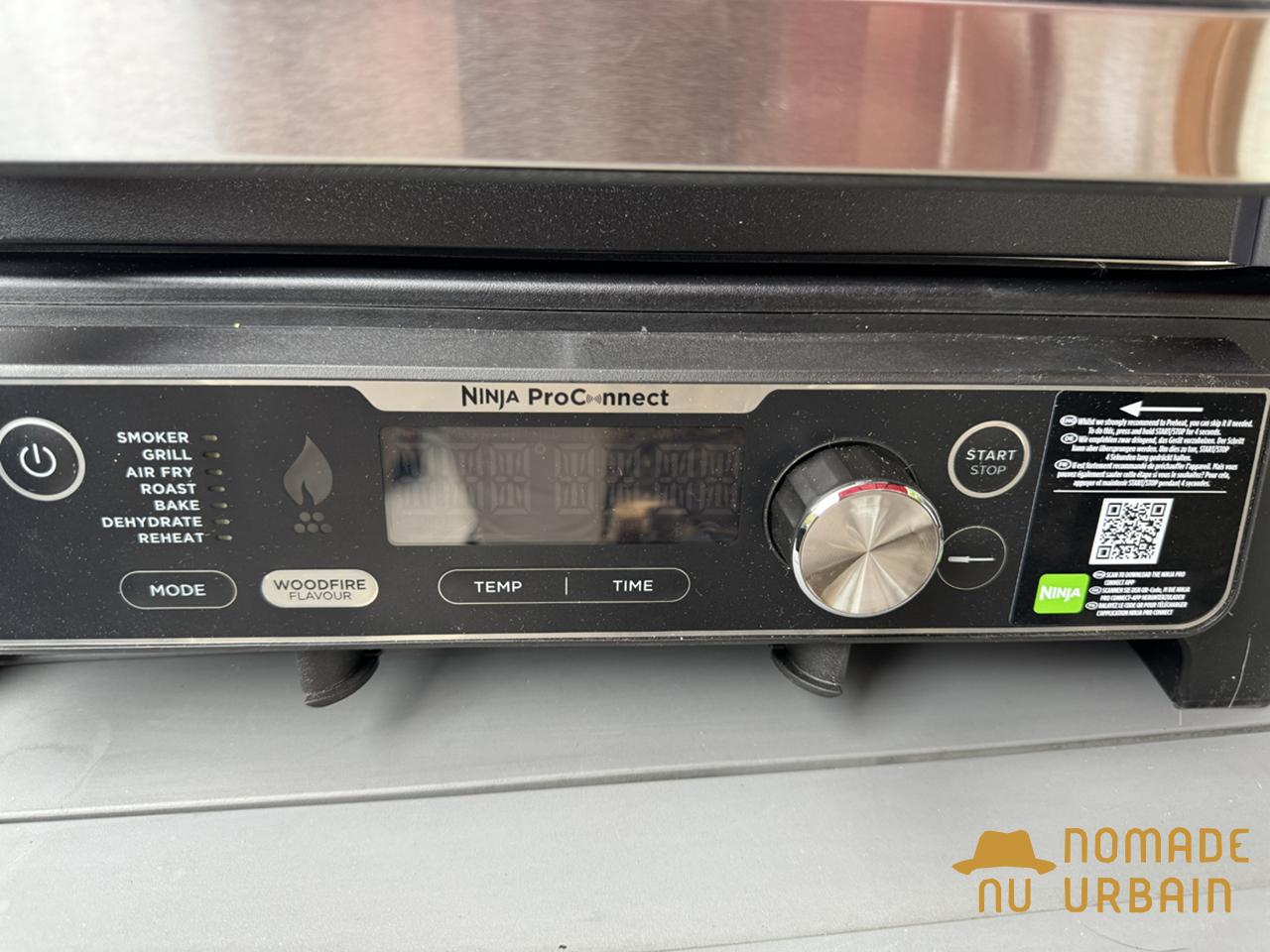 Ergonomie du Ninja Woodfire Pro Connect XL : en anglais mais bien pensée