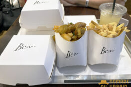 Chez Beau Paris, les burgers volent la vedette aux nuggets au caviar
