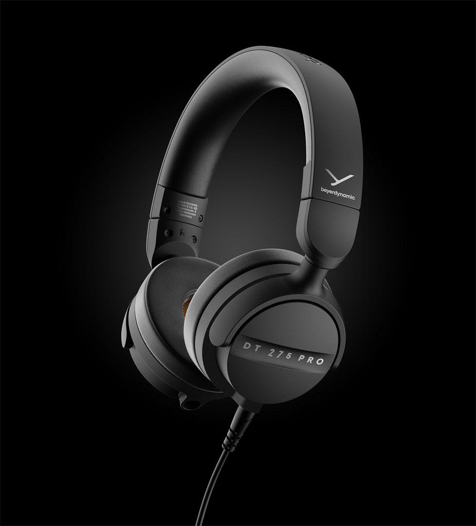 Packshot du casque Beyerdynamic DT 275 PRO, vue de trois-quarts