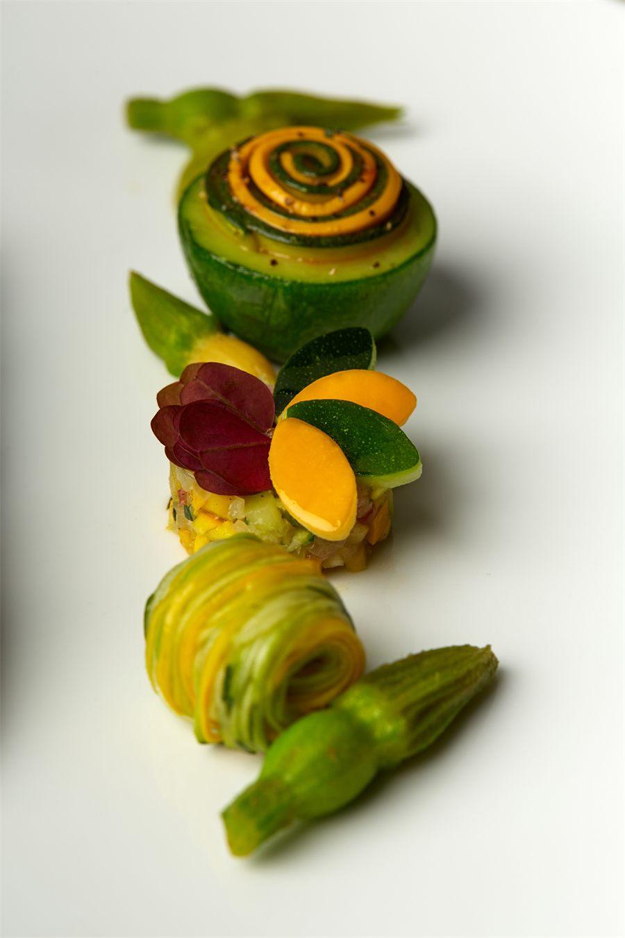 Détail de la garniture de légumes d'un plat de La Grande Georgette
