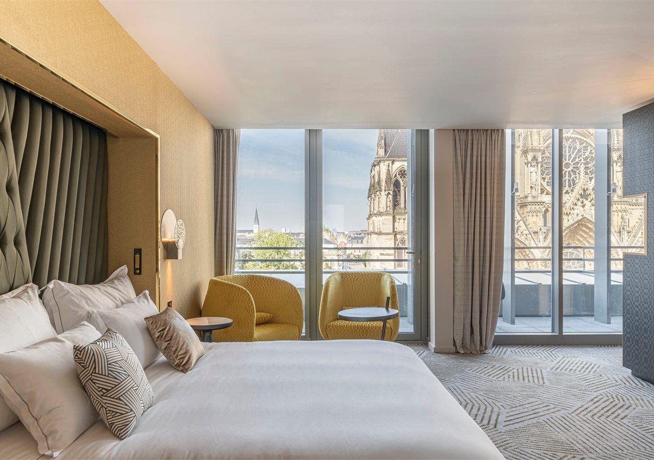 Chambre Skyline de La Caserne Chanzy avec vue sur la cathédrale de Reims