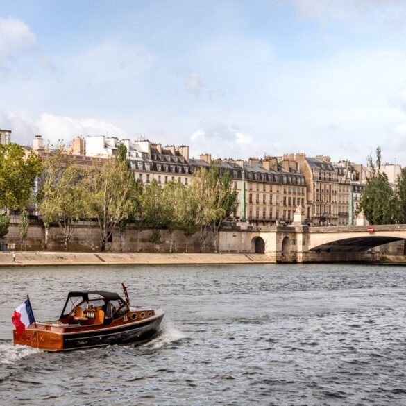 Avec le SAX Boat, l&rsquo;hôtel SAX Paris se prolonge au fil de l&rsquo;eau