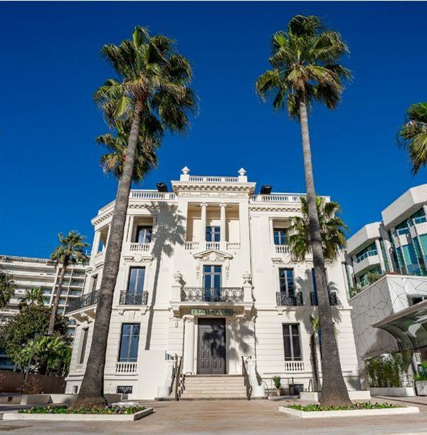 La Malmaison, centre d'art contemporain de Cannes, sur la Croisette