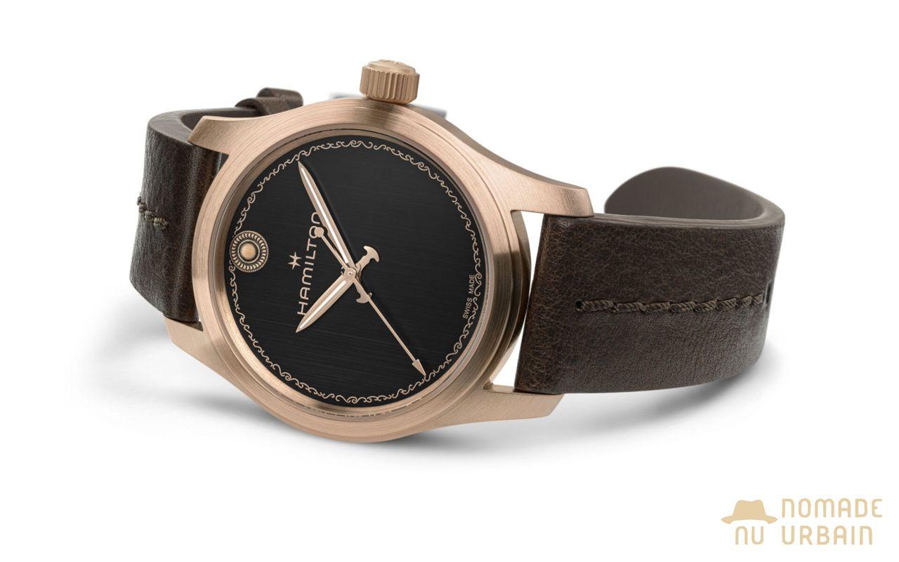 Vue générale de la montre Hamilton x The Odyssey au boîtier bronze et bracelet cuir marron
