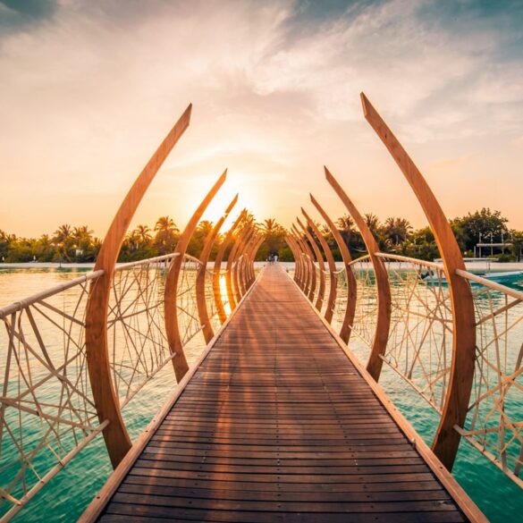 Aux Maldives, LUX* South Ari Atoll a bâti une villa qui ne connaît pas les angles droits