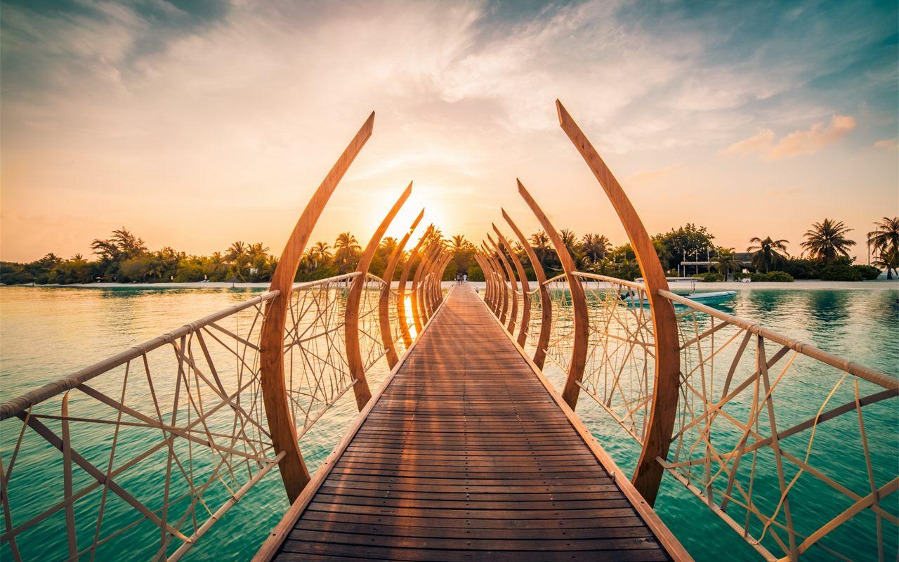 Aux Maldives, LUX* South Ari Atoll a bâti une villa qui ne connaît pas les angles droits