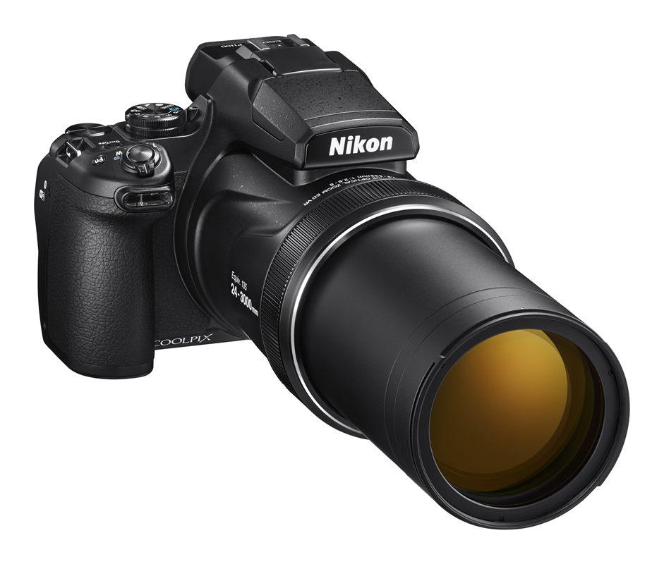 Boîtier du Nikon COOLPIX P1100 avec son objectif 24-3000 mm