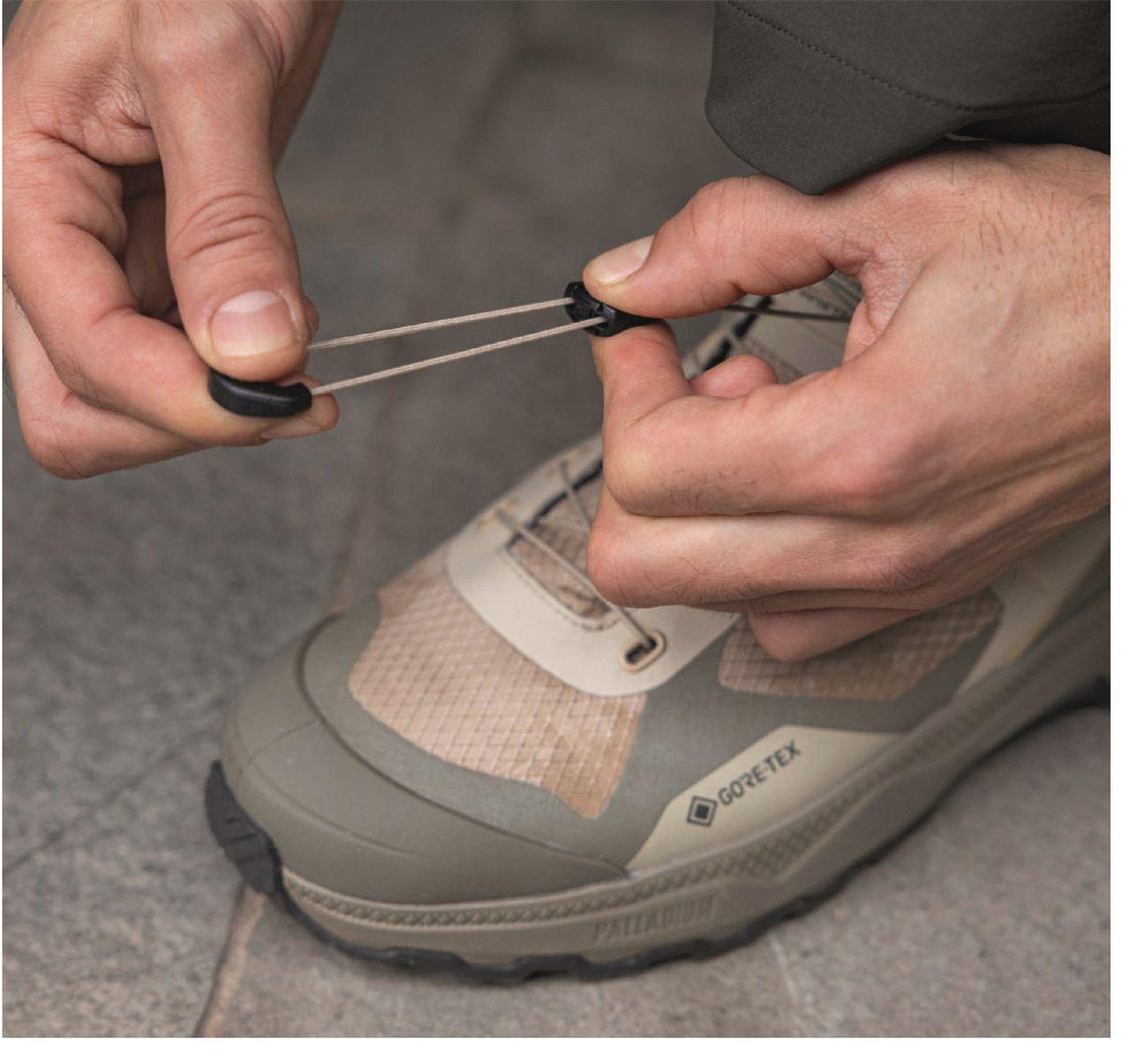 Gros plan sur le laçage rapide de la Palladium OFFLITE GTX