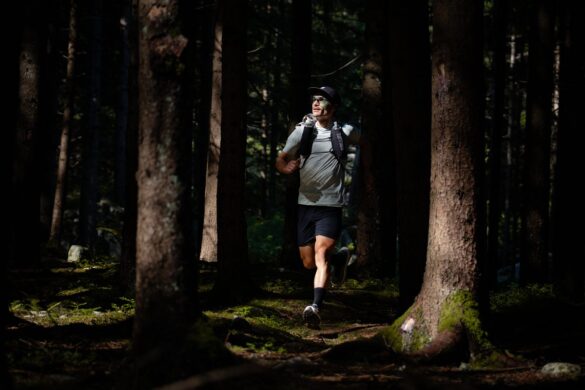 En trail, la lumière change à chaque virage et peut vous trahir : Bollé veut qu&rsquo;elle joue enfin dans votre camp