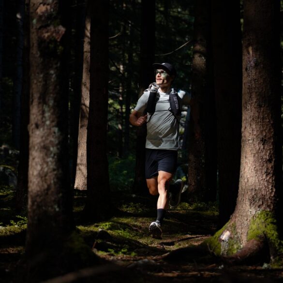 En trail, la lumière change à chaque virage et peut vous trahir : Bollé veut qu&rsquo;elle joue enfin dans votre camp