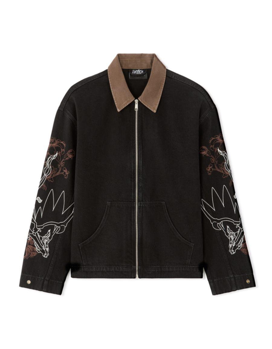 Veste en jean noir celio x Pokémon brodée Méga-Dracaufeu X sur les manches