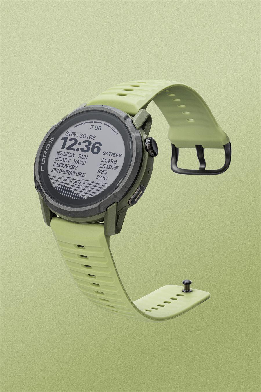COROS SATISFY APEX 4 avec son bracelet en silicone vert